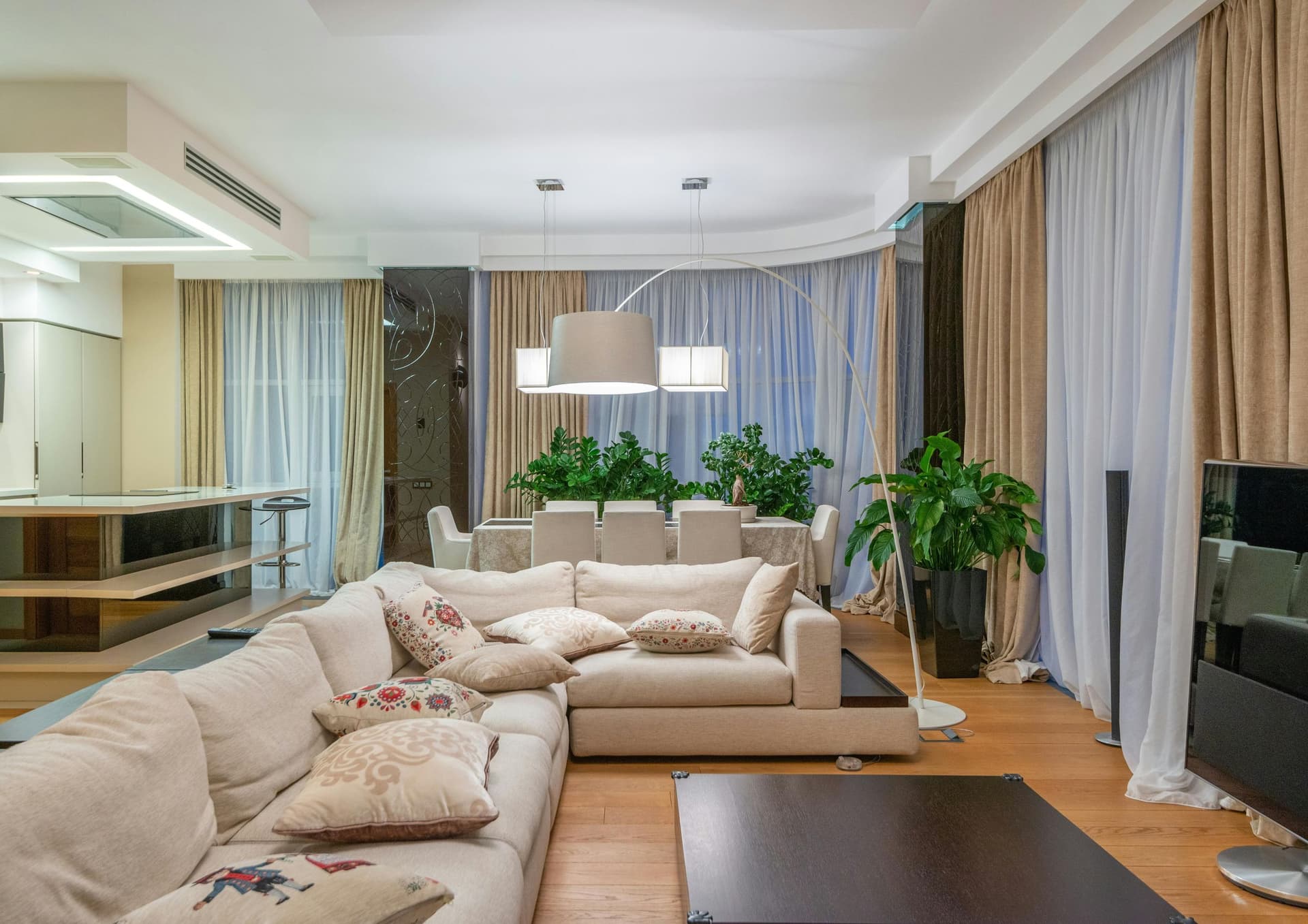 Professional home cleaning – clean living room